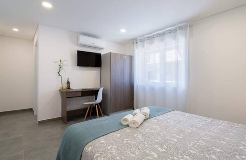 Arvore House | Host Wise Arvore - 6 Double Room | Pool