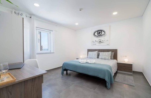 Arvore House | Host Wise Arvore - 6 Double Room | Pool