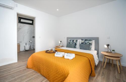 Porches House | Host Wise - Bright Spacious House Swimming Pool