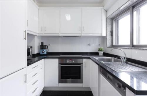 Boavista Apartment | Host Wise - Deluxe Modern Flat w Balcony