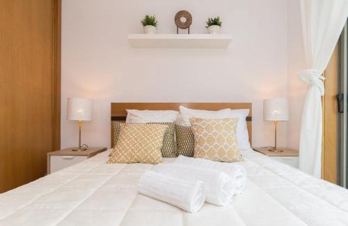 Boavista Apartment | Host Wise - Deluxe Modern Flat w Balcony