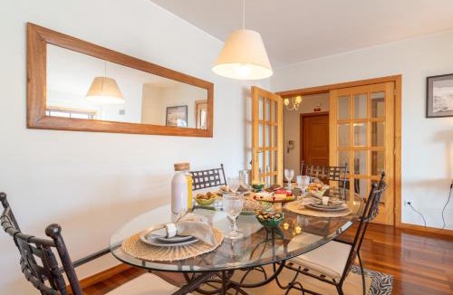 Guimaraes Apartment | Host Wise - Homely Large Flat - Balcony