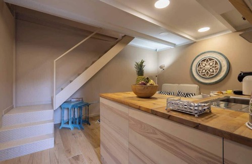 Lordelo do Ouro e Massarelos House | HostWise - Flat w/Mezzanine & Terrace