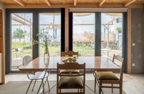 Carcavelos Ski Chalet | House Luz
