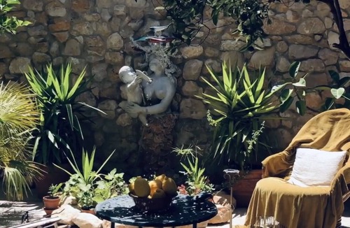 Mexilhoeira Grande House | House Sleeps 4 with Private Garden