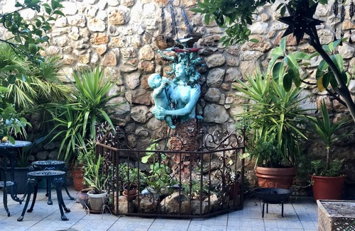 Mexilhoeira Grande House | House Sleeps 4 with Private Garden