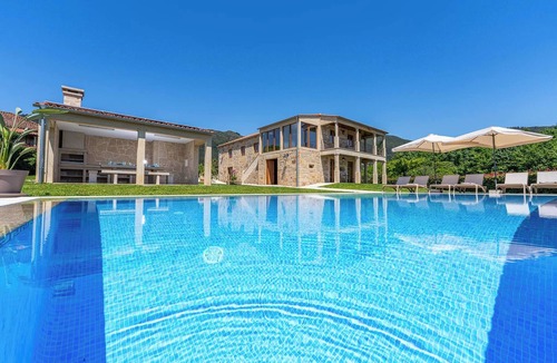 Cossourado Villa | House with pool and garden in Ponte de Lima
