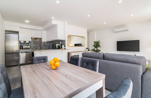 Ameijeira Apartment | Iberlagos 226: Dona Ana Beach | Location