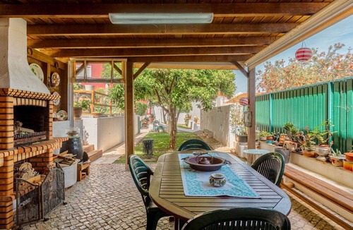 Alges House | in Algés mit Kleinem gemeinsamem Pool by Interhome
