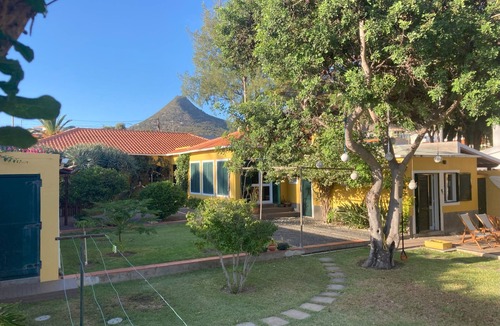 Vila Baleira Apartment | in Vila Baleira mit Garten by Interhome