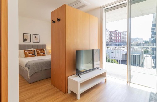Vila Nova de Gaia Apartment | Infante Studio w Parking by LovelyStay