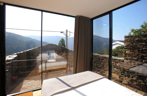 Chas de Egua Cabin | inXisto Lodges