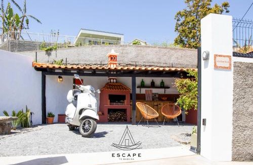 Canhas House | Izzys Place by ESCAPE to Madeira