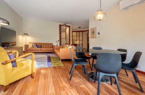 Sao Jorge de Arroios Apartment | Jacaranda, your stylish retreat in Lisbon