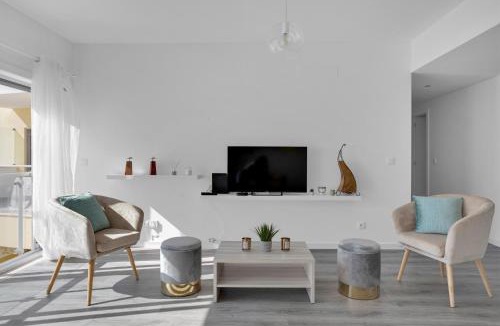 Santiago Apartment | Janelas de Zimbra - Lovely Apartment with Pool and Sea View