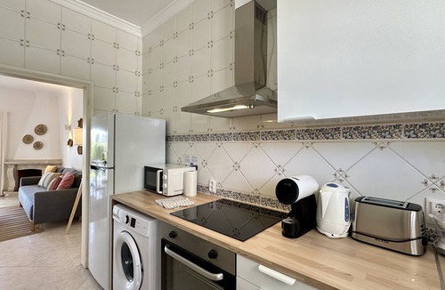 Areias de Sao Joao Ski Chalet | Jardim da Oura 9 | Community Pool | 7 Beds | Albufeira