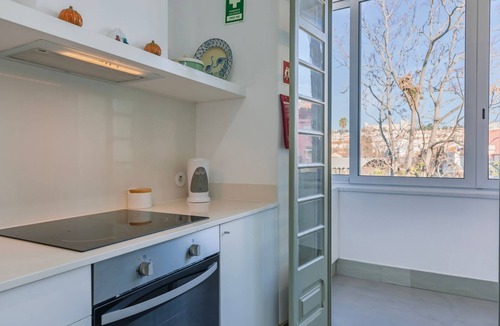 Belem Apartment | Jardim do Embaixador 3BDR Apartment by LovelyStay