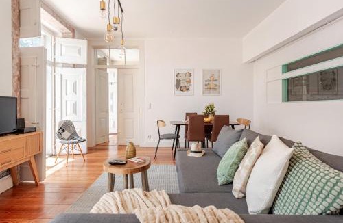 Santo Estevao Apartment | Jardim do Tabaco - Spacious and full of light 1 bdr apartment