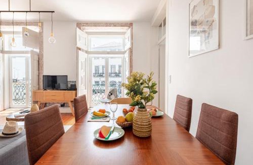 Santo Estevao Apartment | Jardim do Tabaco - Spacious and full of light 1 bdr apartment