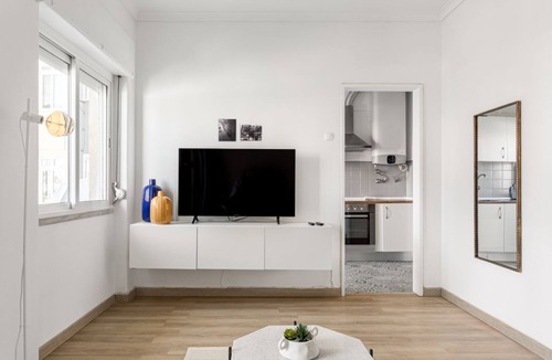 Sao Domingos de Benfica Apartment | JOIVY Striking flat in Benfica