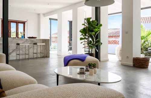 Ferrel House | JOSY Lodge
