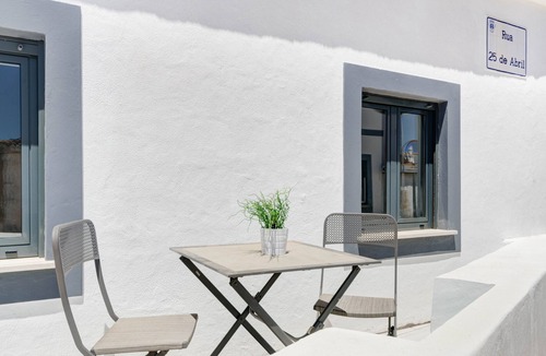 Barao de Sao Joao House | JULY SPECIAL OFFER Modern 2 bedroomed portuguese house