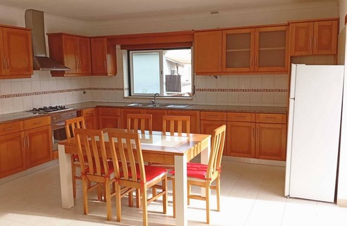 Cela House | Junqueira Eden Private 2-Bedroom House with Balcony, BBQ & Shared Pool