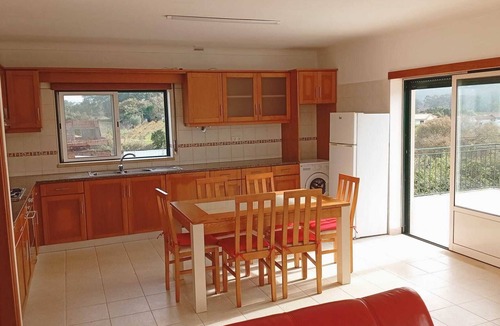 Cela House | Junqueira Eden Private 2-Bedroom House with Balcony, BBQ & Shared Pool