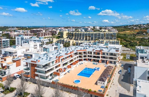Meia Praia Apartment | Lagos Apt with pool and huge balcony Very close to Beach and Marina