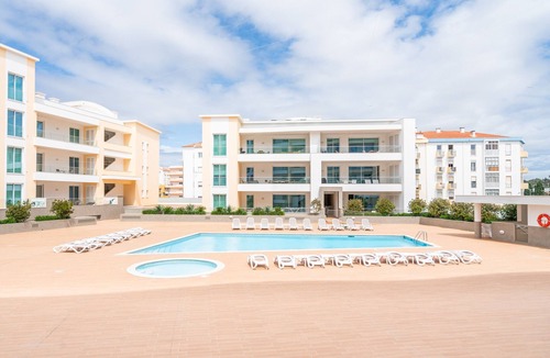 Lagos Apartment | LAGOS MARINA VIEW 4 WITH POOL by HOMING