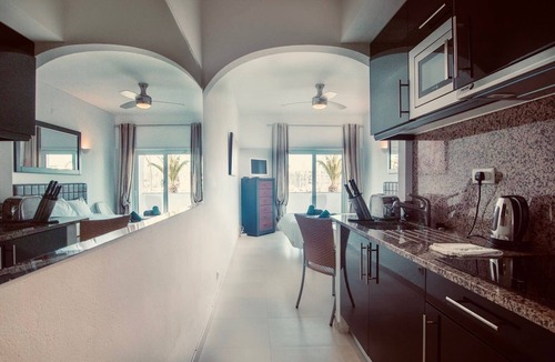 Lagos Apartment | Lagos Marina view apartment near beaches and shops
