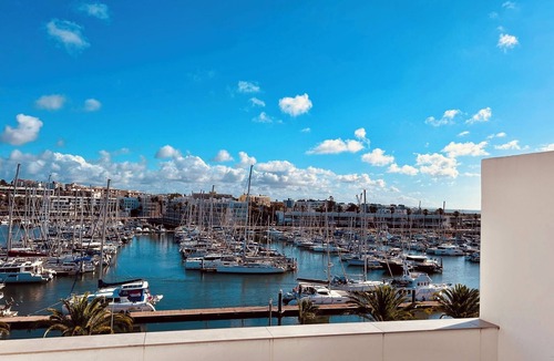 Lagos Apartment | Lagos Marina View studio apartment on main avenue