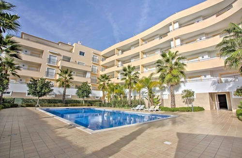Funchal Apartment | LAGOS PALM TREE 1 WITH POOL by HOMING