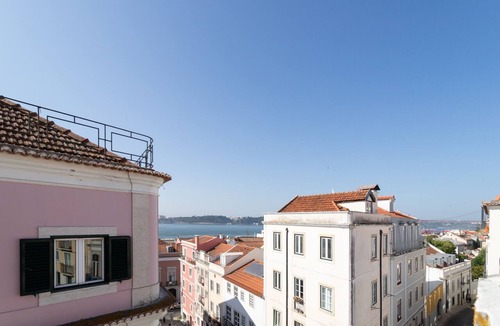 Santos Apartment | Lapa Diplomatic Collection by Feel Lisboa