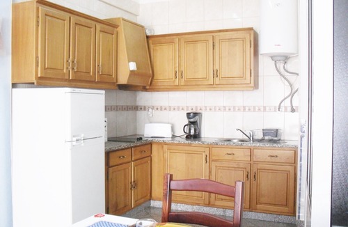 Albufeira Old Town Apartment | Large air-conditioned studio with balcony 300m from the beach