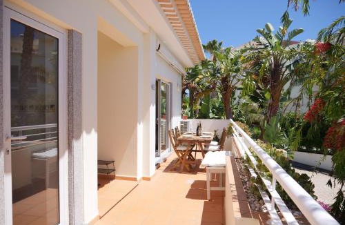 Porto de Mos Apartment | Large Penthouse Near Porto de Mos Beach With Magnificent Views In Lagos