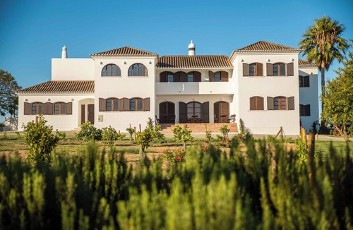 Tavira Villa | Large private mansion with swimming pool and close to the sea! Group friendly.