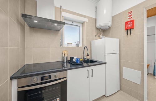 Telheiro Apartment | Large Sunny Terrace · Pool & Beach · Meia Praia