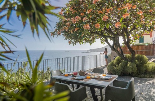 Santa Maria Maior House | Lazareto Mar by an island apart