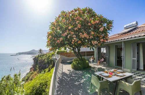 Santa Maria Maior House | Lazareto Mar by an island apart