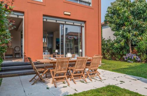 Aldoar Foz do Douro e Nevogilde House | Liiiving in Porto - Foz Garden House - 4 bdr