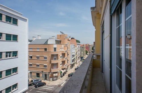 Santo Condestavel House | Lisboa 99 Near Mercado de Campo. de Ourique