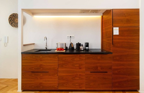 Alfama Apartment | Lisbon Charm: Walk to Graça Viewpoints