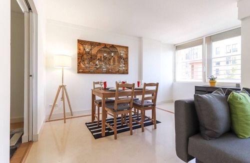 Lumiar Condo | Lisbon Flower 360º - Your Lovely Flat with Pool and Parking