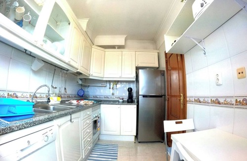 Barcarena Apartment | Lisbon, modern T2 with balcony in Barcarena