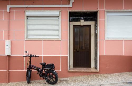 Cova da Piedade Apartment | Lisbon Riverside Retreat 2BR in Almada