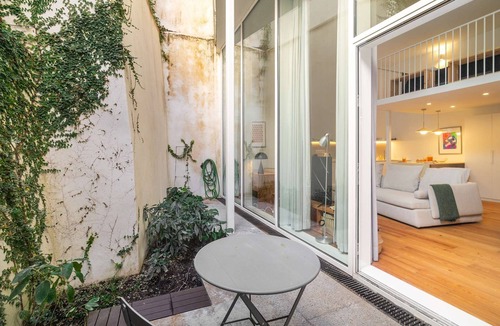 Penha de Franca Apartment | Lisbon's Elite: A Stylish & Modern Studio w/Patio