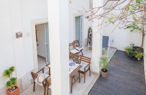 Santos Apartment | Lisbon Sunny Terrace Lapa Santos