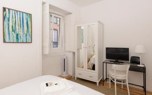 Merces Apartment | Live like a local @ Casa da Esquina - Wifi & A/C