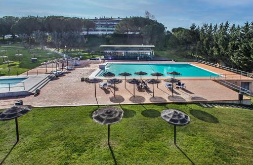 Telheiro Apartment | Lovely 1 Bedroom Apartment in Resort with Pool